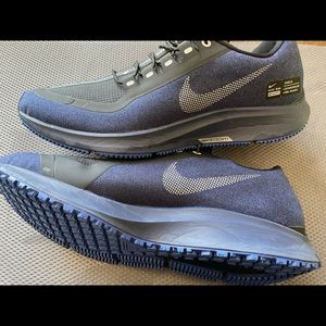 Nike Air Zoom Pegasus 35 Shield Water-Repellent, Size Men’s 8.5